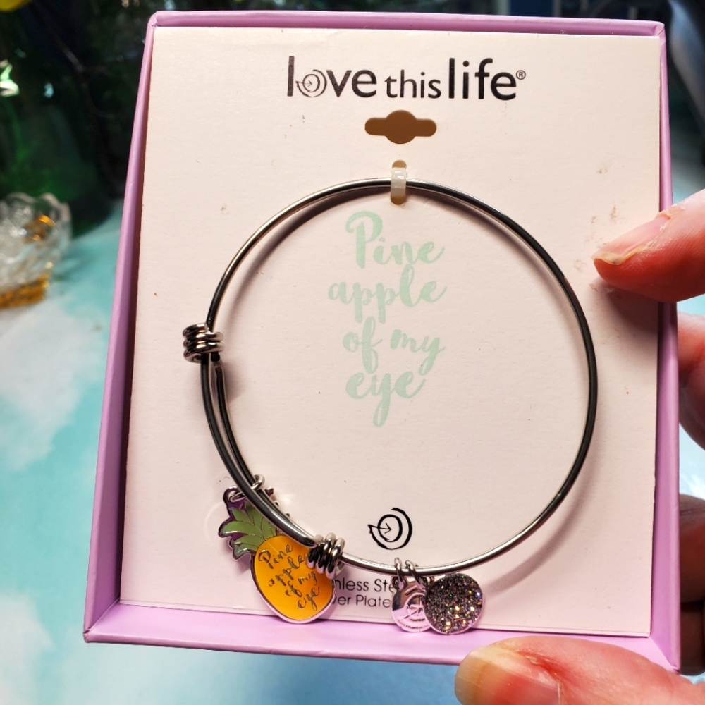 Love this life silver plated stainless steel pineapple bracelet.